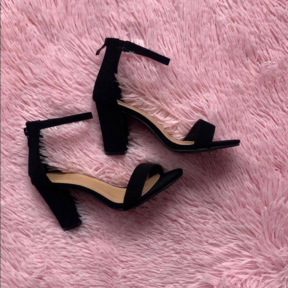 Size 5.5 never worn black heels